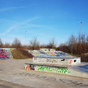 skateplatz curbs