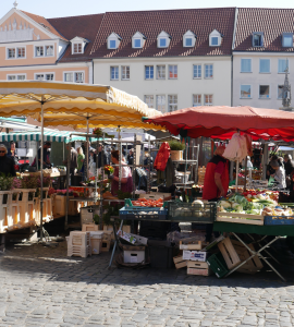Stände auf dem Altstadtmarkt