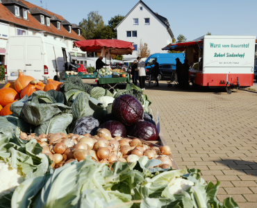verschiedenes Gemüse auf dem Marktplatz