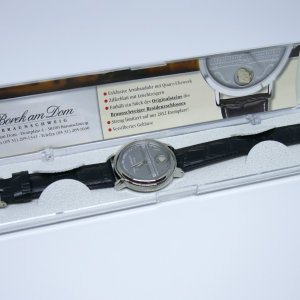 Verpackung mit Braunschweiger Residenzschloss Uhr