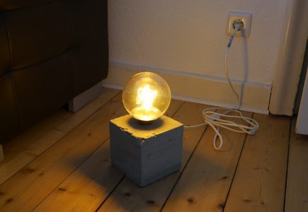 Beton-Lampe