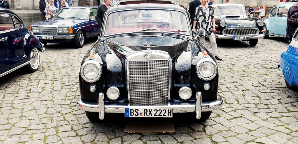 Oldtimer schwarz Braunschweig Burgplatz