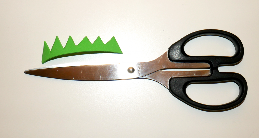 Schere mit Moosgummiplatte