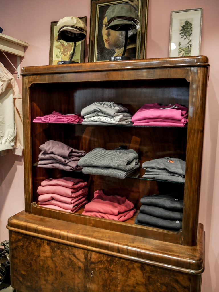 BJS Collection und Cheap Monday Pullis