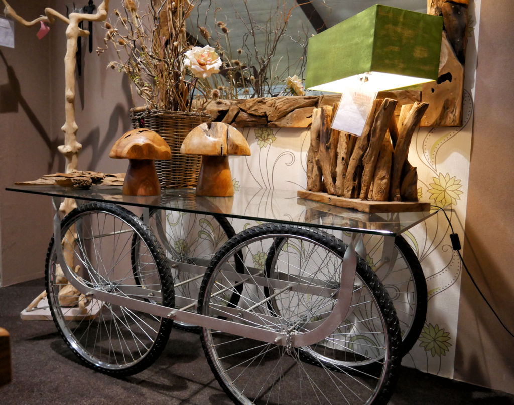 Galstisch mit Fahrradrädern