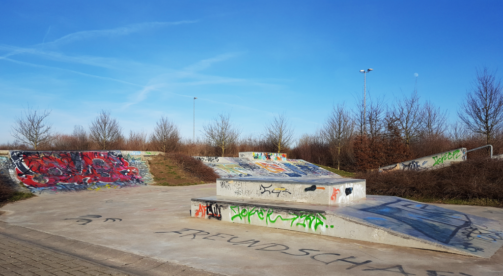 skateplatz curbs