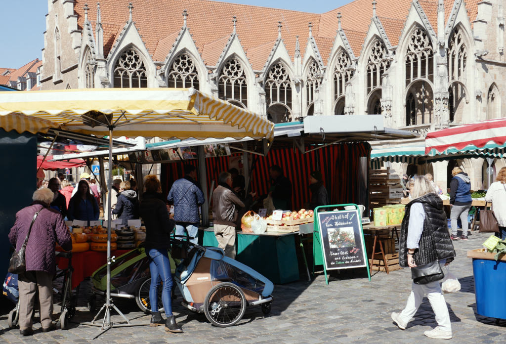 Marktstände auf dem Altstadtrathaus