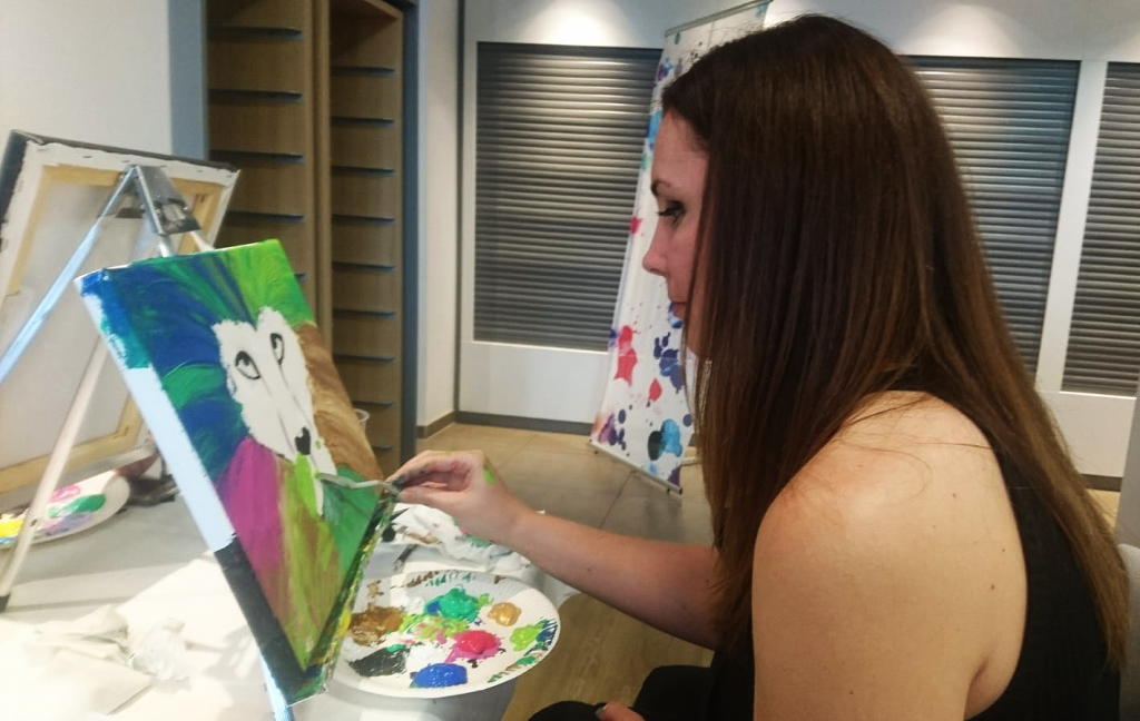 Löwe auf Leinwand mit Frabe und Spachtel