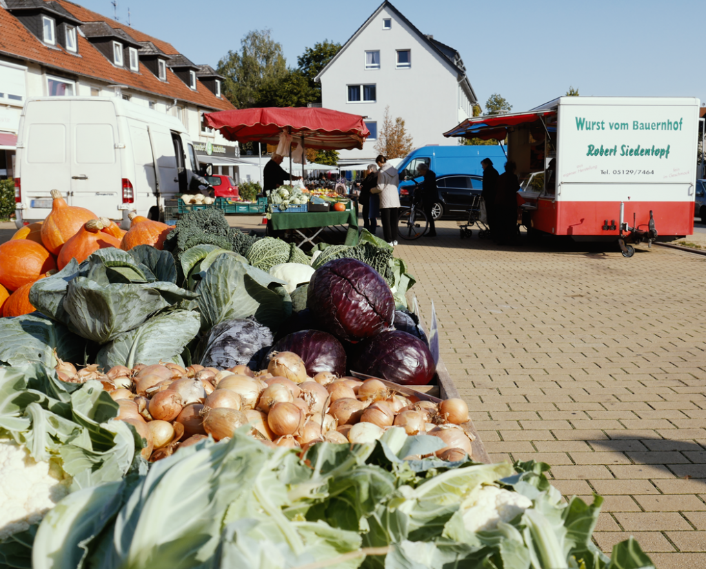 verschiedenes Gemüse auf dem Marktplatz