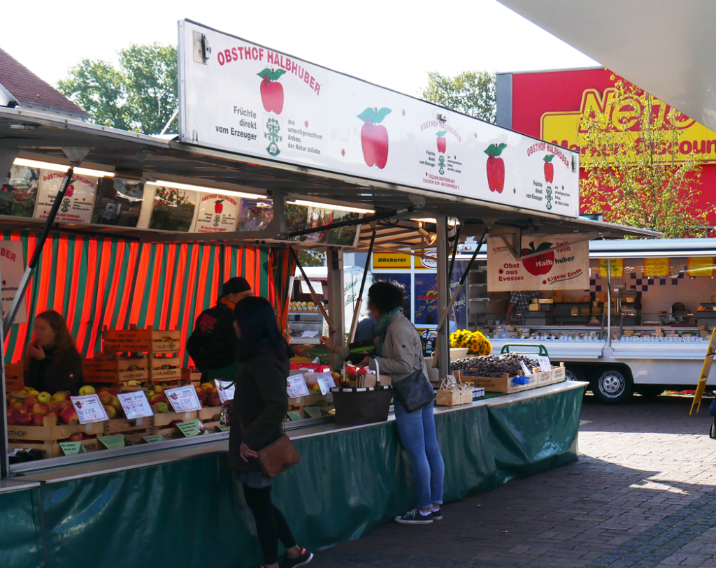 Obstand auf dem Westfahlenplatz