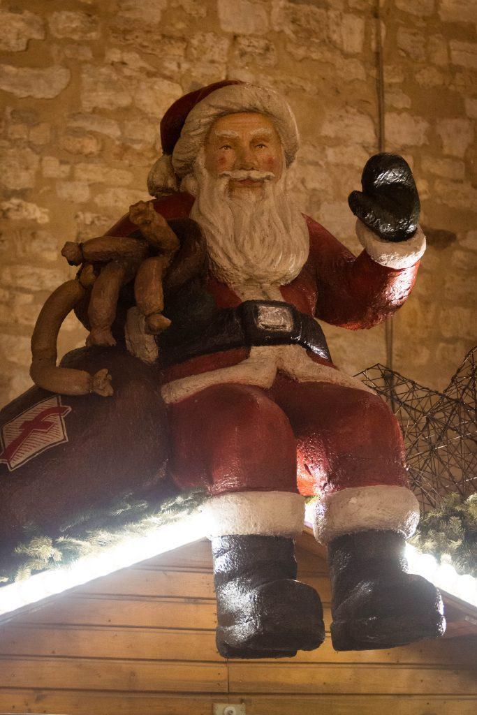 Weihnachtsmann Figur