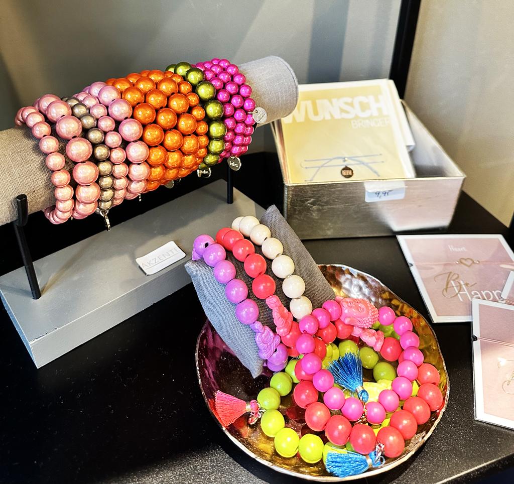 Bunte Perlen Armbänder