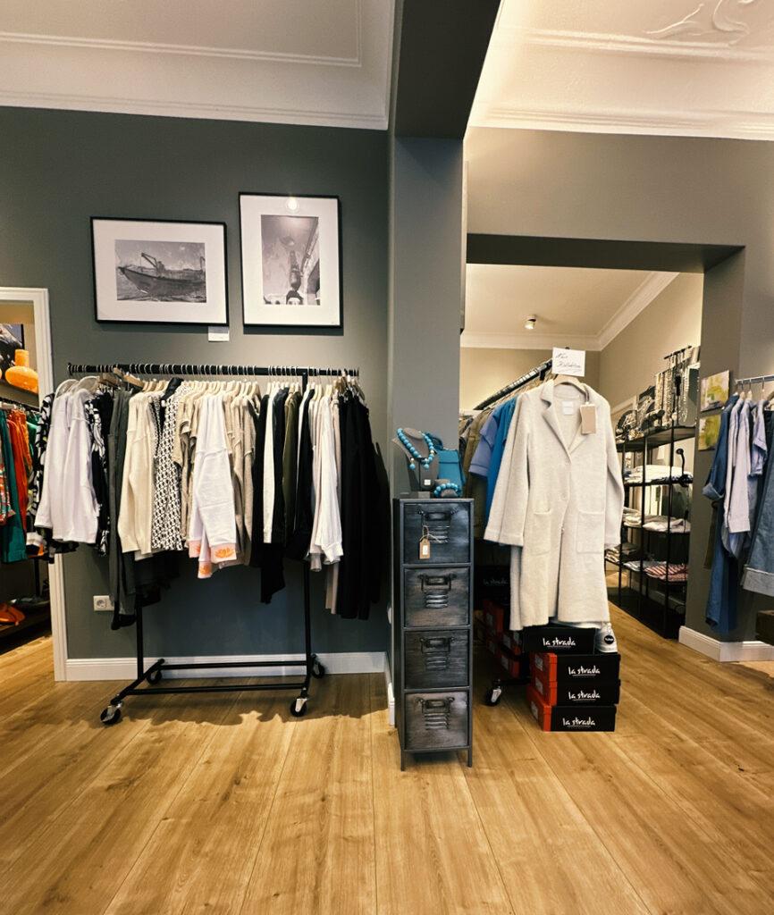 Kleiderstangen bei Akzente