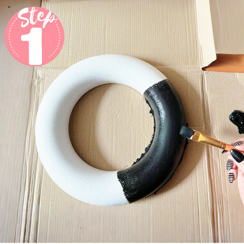 Styropor-Ring schwarz bemalen